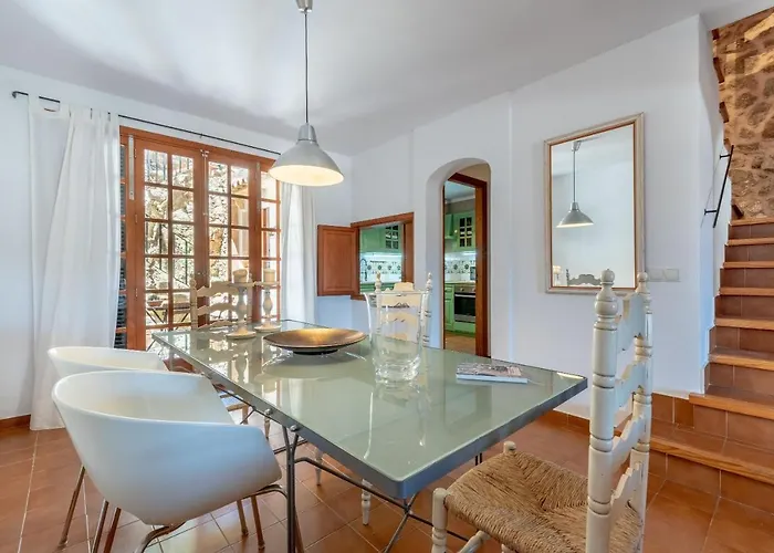 Creus بيت للعطل