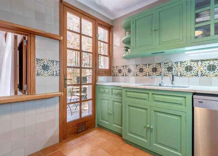 Creus بيت للعطل