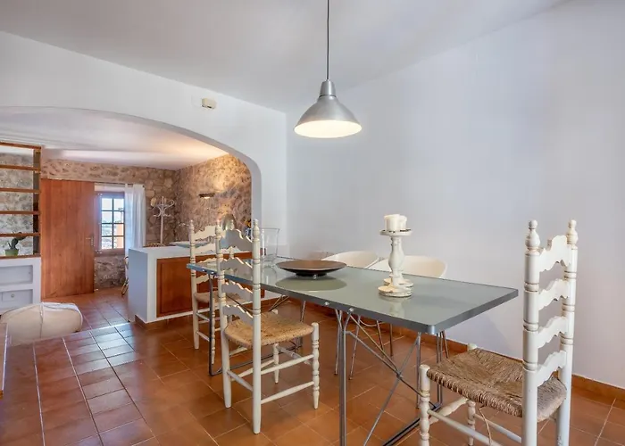 Creus بيت للعطل بويينسا